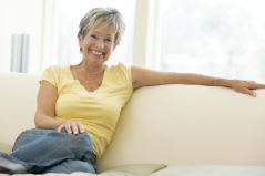 SeniorLadyYellowShirt
